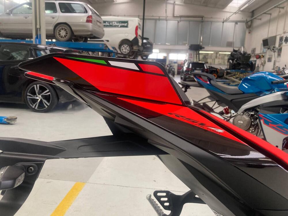 Aprilia RSV4 1100 Factory SE-09 SBK (2024) (6)