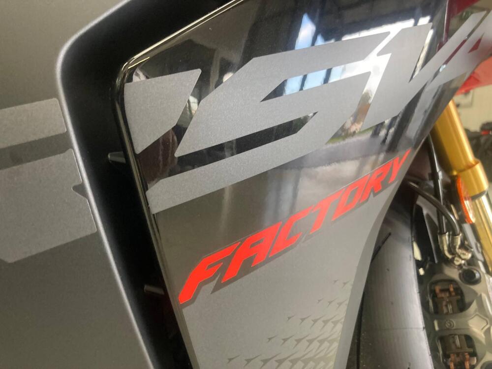 Aprilia RSV4 1100 Factory SE-09 SBK (2024) (8)