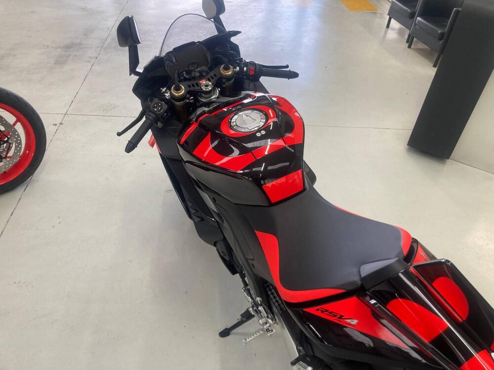 Aprilia RSV4 1100 Factory SE-09 SBK (2024) (11)