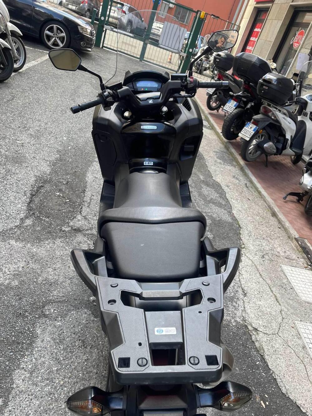 Honda Integra 750 DCT Sport (2017) (5)
