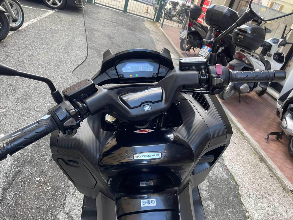 Honda Integra 750 DCT Sport (2017) (8)