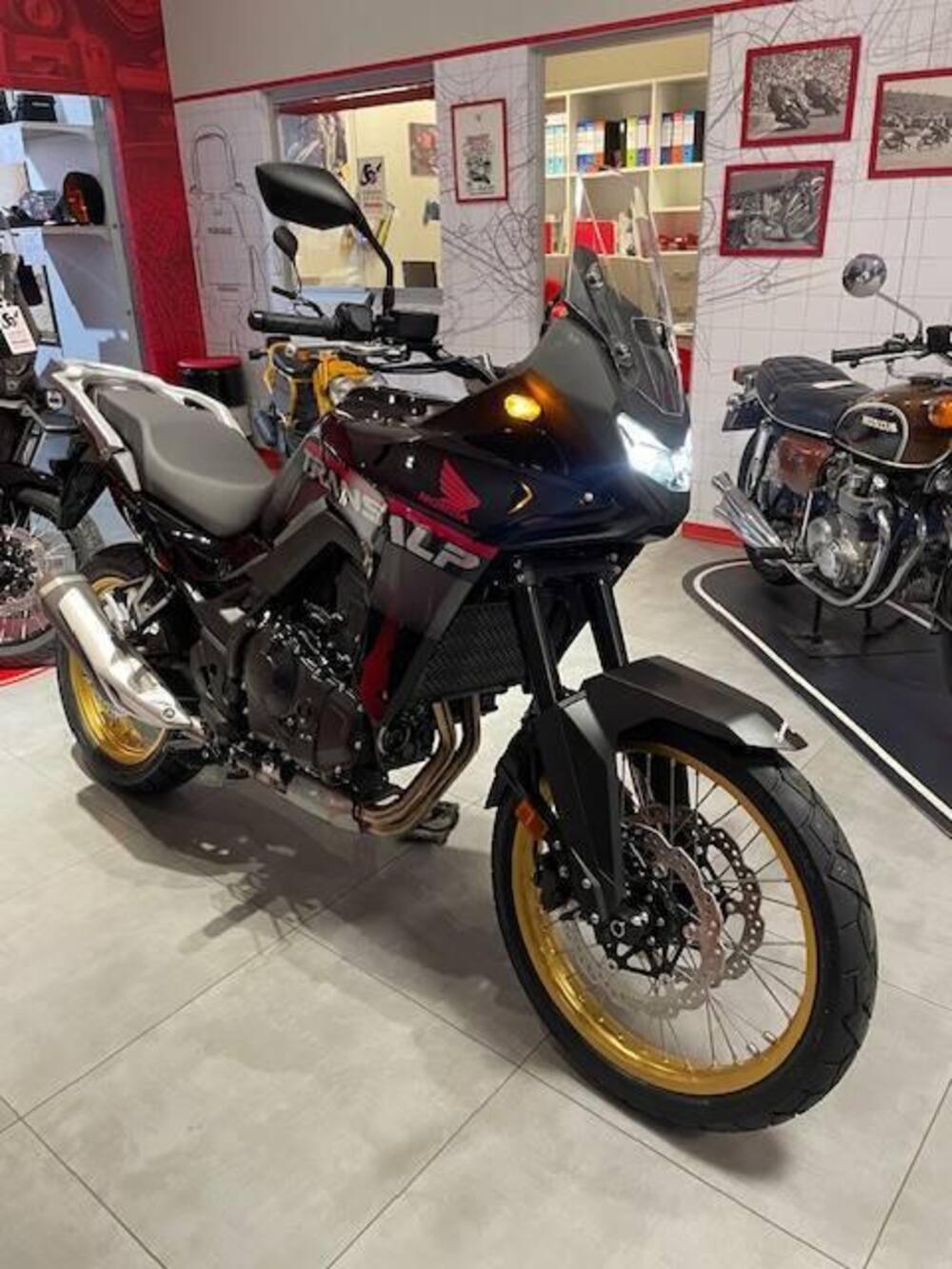 Honda Transalp XL750 (2025) (4)
