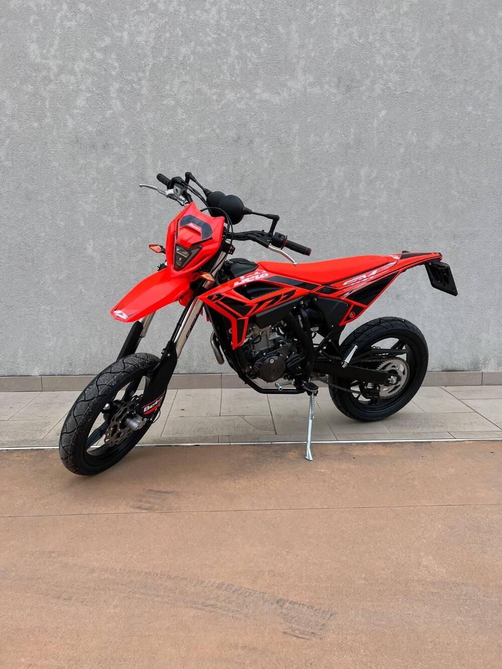 Betamotor RR 125 4T Motard R (2025) (2)