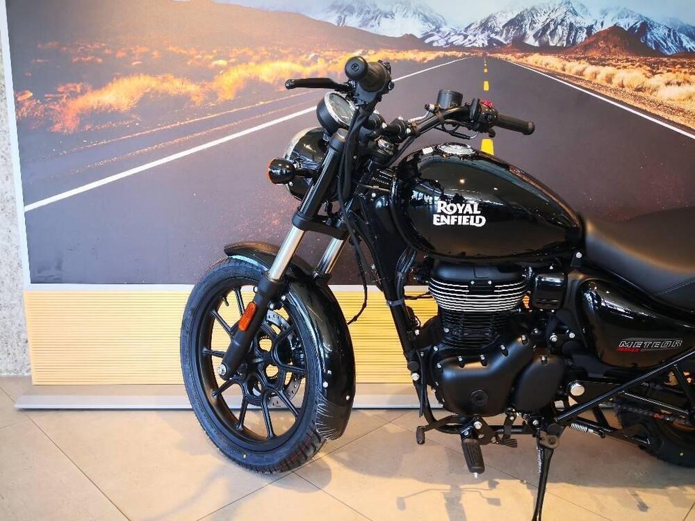 Royal Enfield Meteor 350 Fireball (2021 - 26) (10)