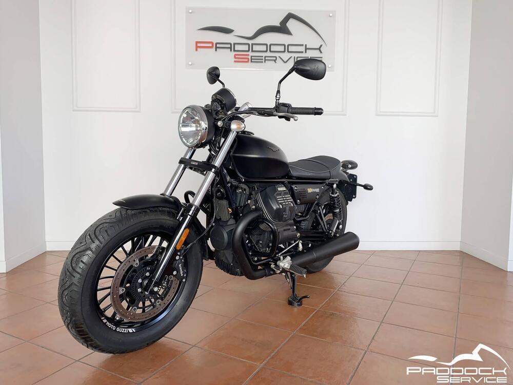 Moto Guzzi V9 Bobber (2016 - 18) (3)