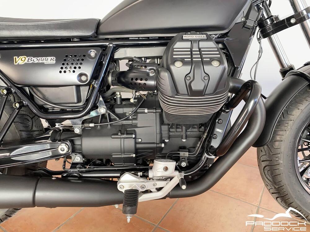 Moto Guzzi V9 Bobber (2016 - 18) (9)