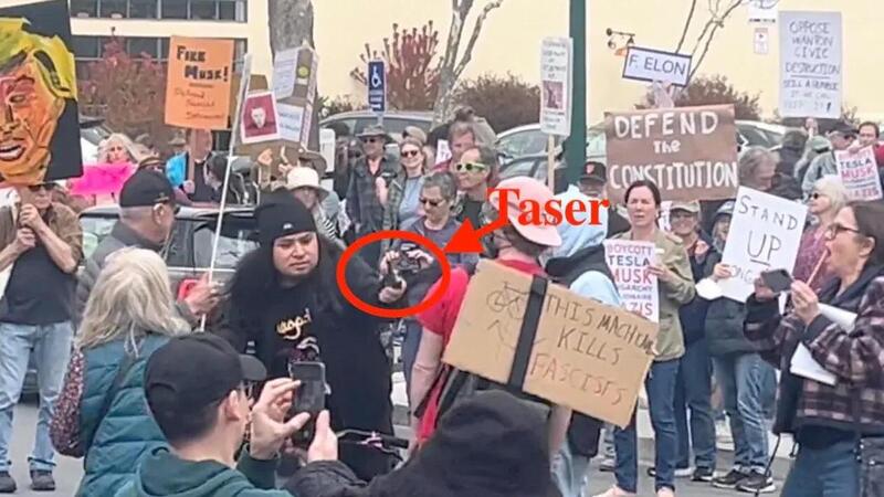 Tesla, la protesta degenera, supporter di Musk usa il Taser [VIDEO]