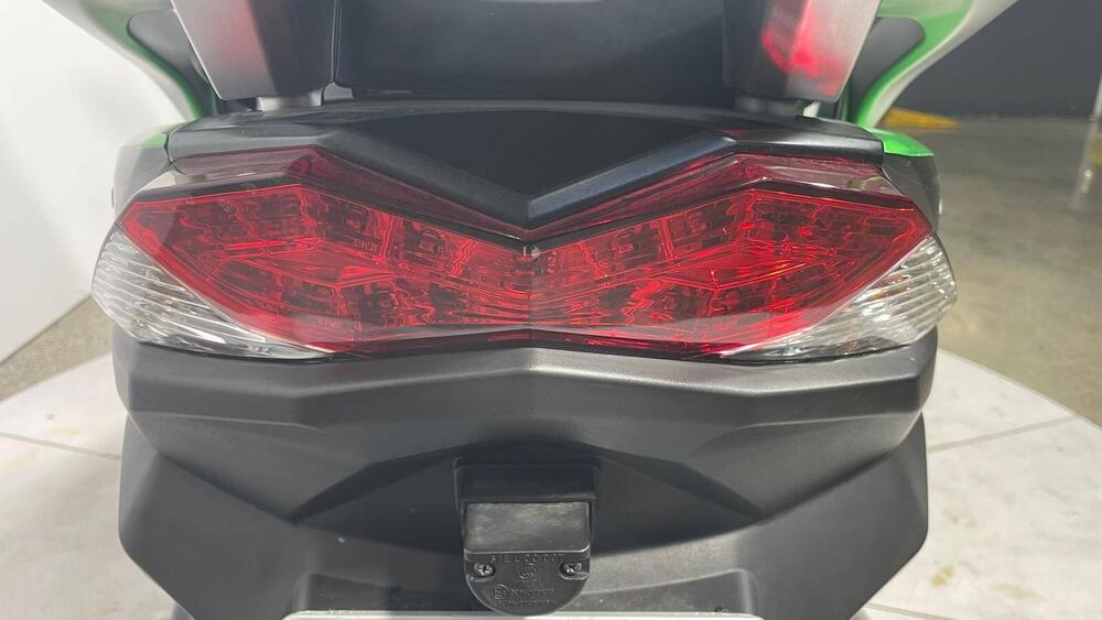 Kawasaki J 300 ABS (2014 - 16) (10)