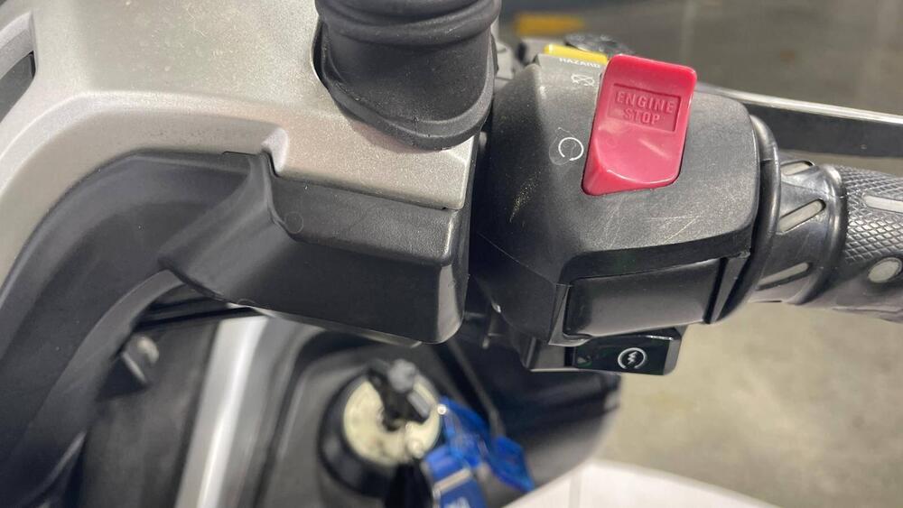 Kawasaki J 300 ABS (2014 - 16) (8)