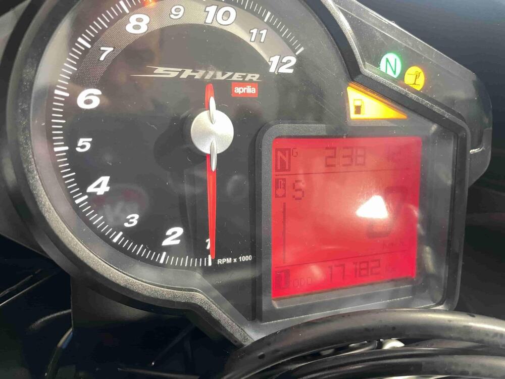 Aprilia Shiver (2008 - 10) (6)