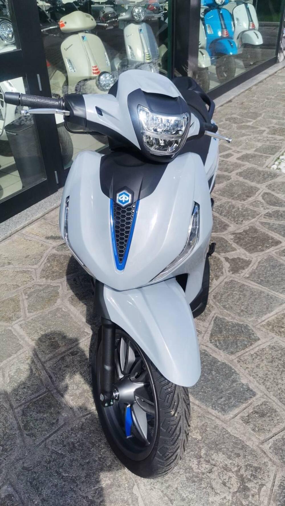 Piaggio Beverly 310 S (2025 - 26) (2)