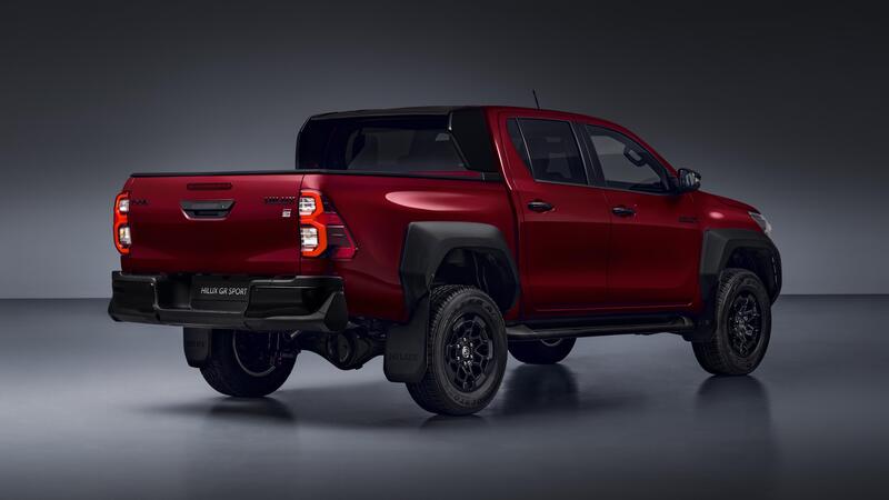 Toyota Hilux GR Sport, il pick-up extralarge costa 51.800 euro [VIDEO]