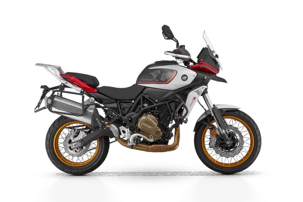 QJ Motor SRT 700 SX (2025) (12)