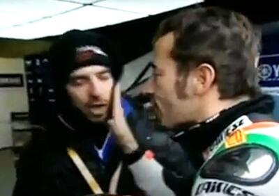 Una vita da Marco Melandri: la lite con Biaggi, la Smart di Max ribaltata e il gommino [VIDEO] - Parte 4 di 4