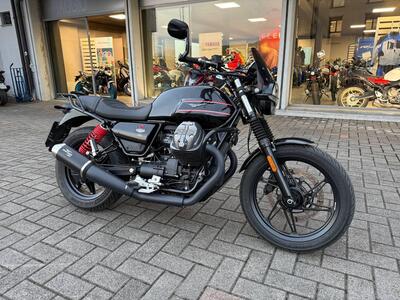 Moto Guzzi V7 Stone Special Edition (2022 - 25) usata