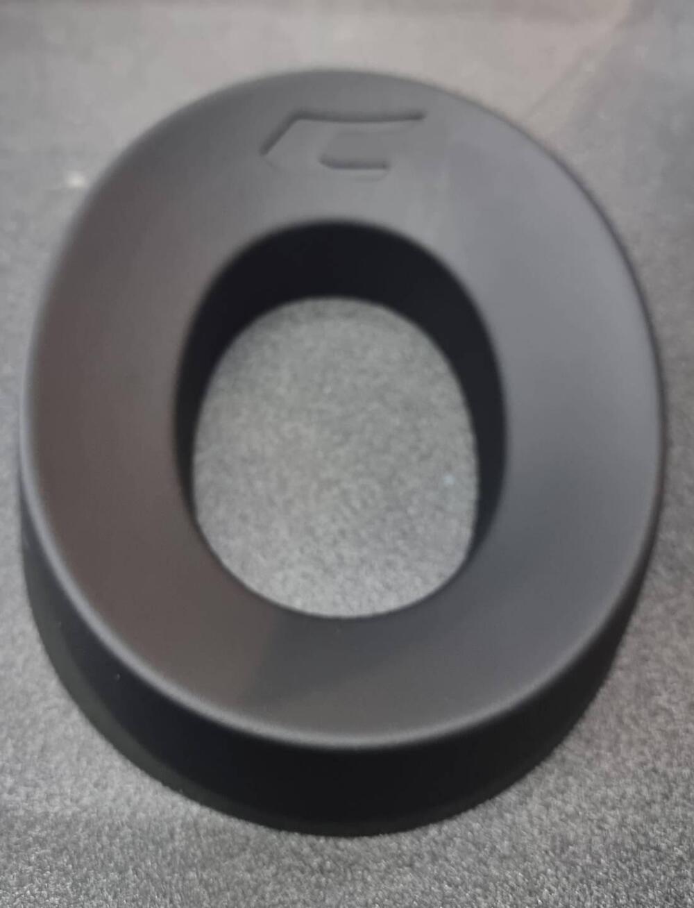 TRIMBOLIMOTO APPOGGIA PORTA CASCO CGM – X010-AAA-0