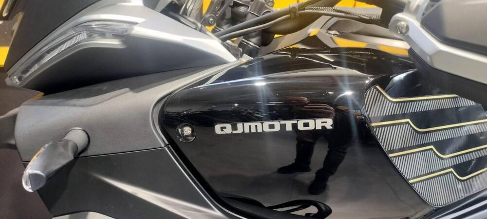 QJ Motor SRT 700 S (2025) (7)