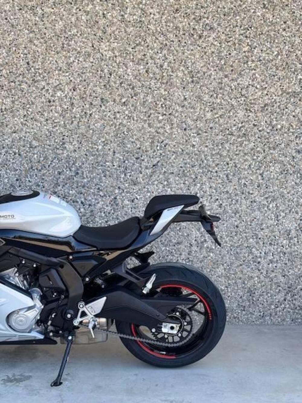 CFMOTO 675SR-R (2025) (4)