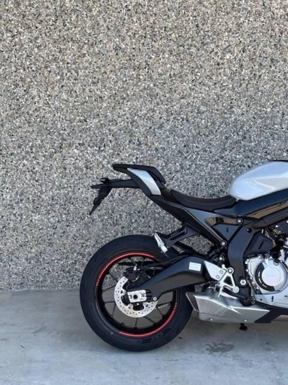 CFMOTO 675SR-R (2025) (10)