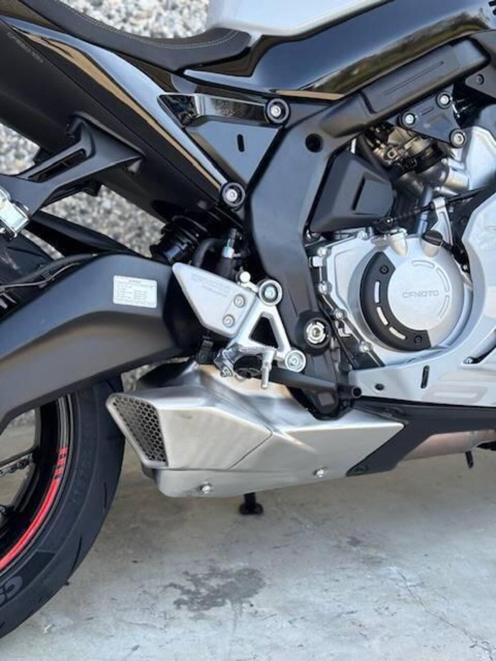 CFMOTO 675SR-R (2025) (11)