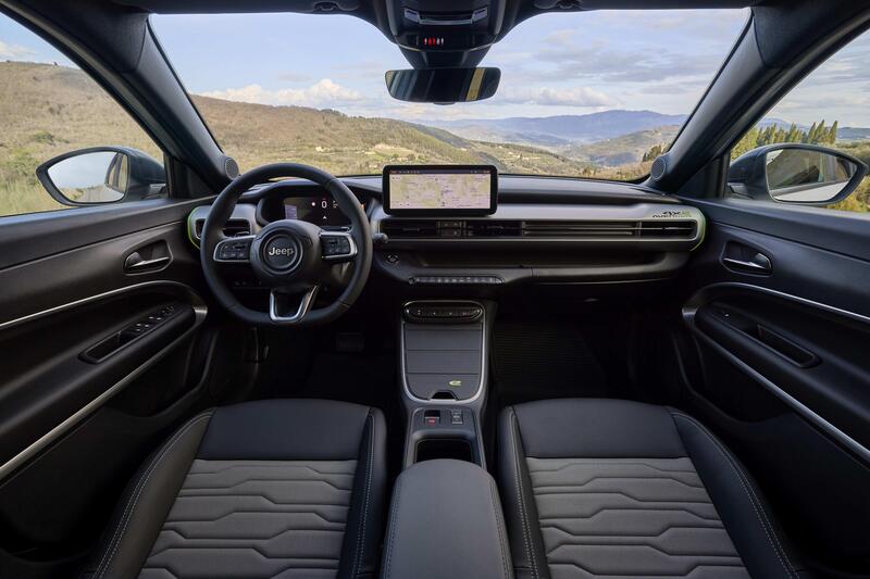 Gli interni della nuova Jeep Avenger 4xe