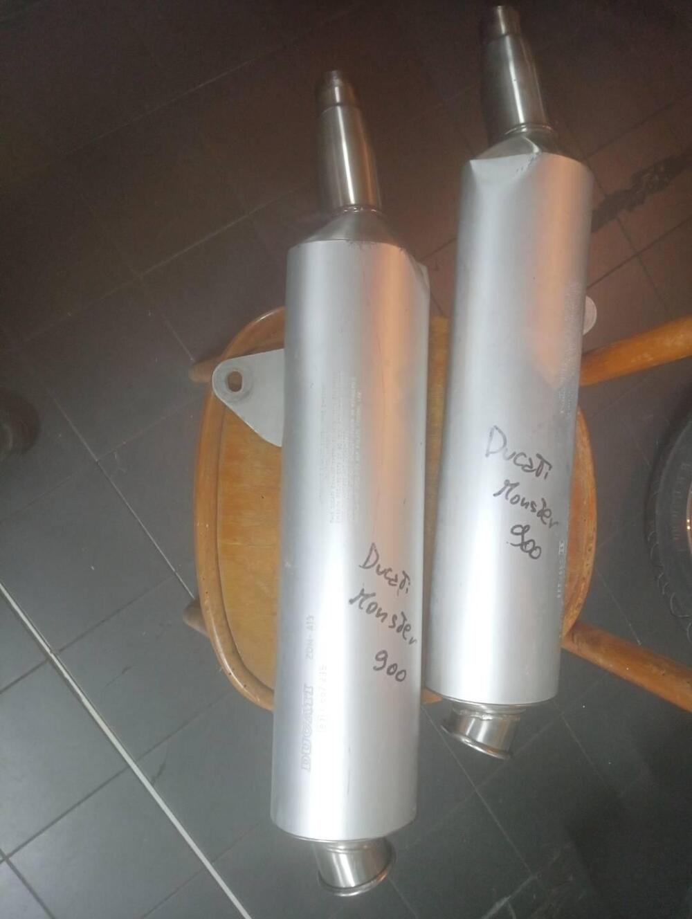 Scarichi originali Ducati (2)