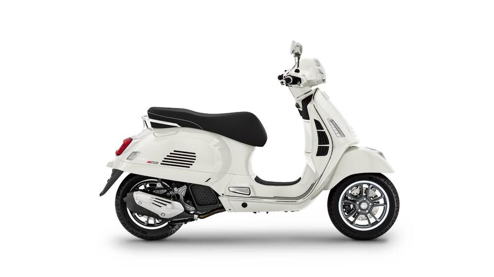 Vespa GTS 125 Super (2025) (2)