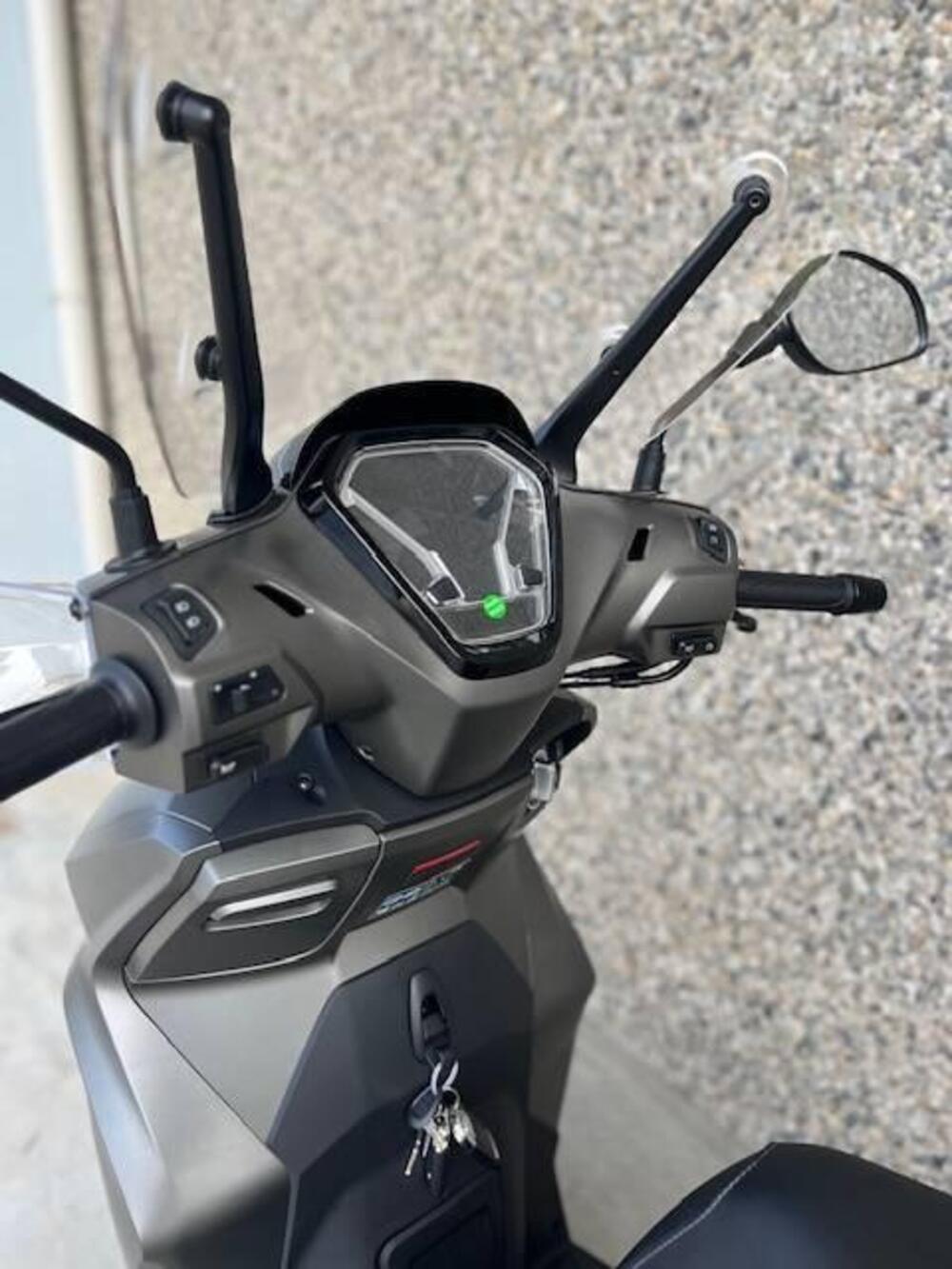 Voge Sfida SR16 125 (2025 - 26) (6)