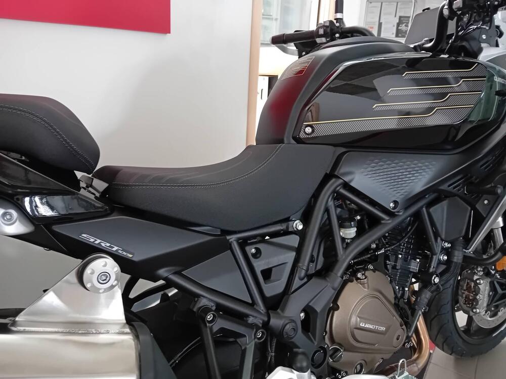 QJ Motor SRT 700 S (2025) (2)