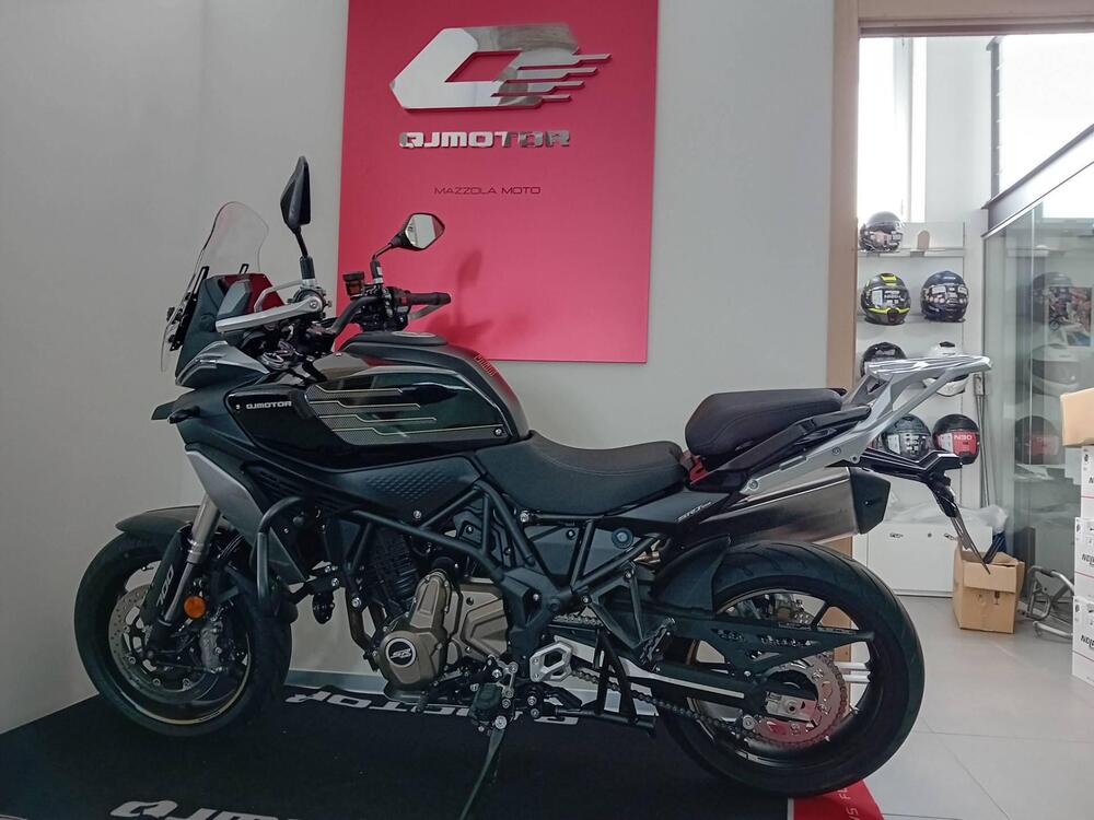 QJ Motor SRT 700 S (2025) (3)