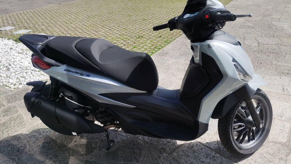 Piaggio Beverly 310 S (2025 - 26) (2)