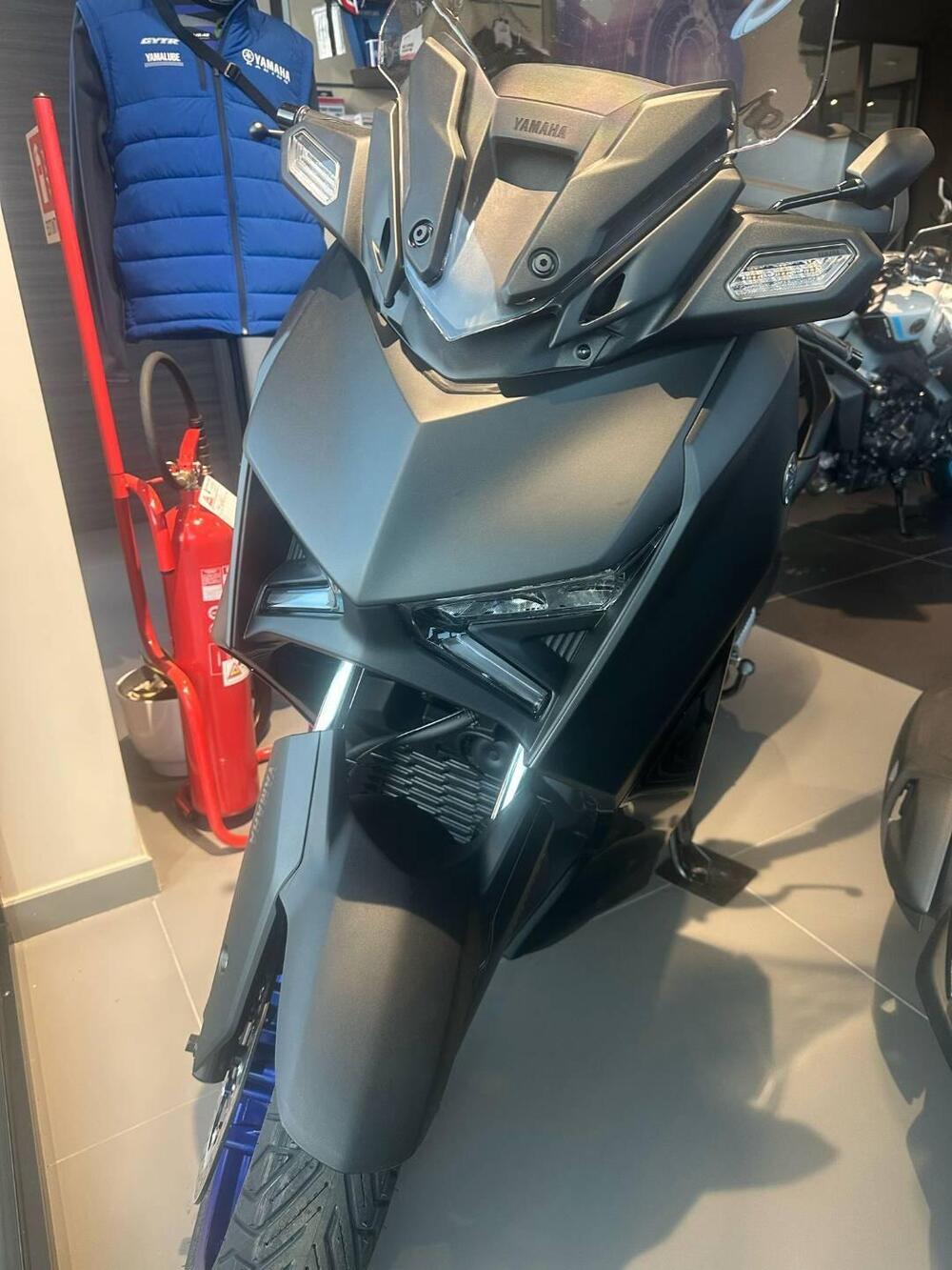Yamaha X-Max 300 (2025) (2)