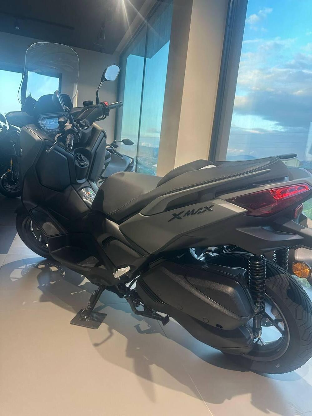 Yamaha X-Max 300 (2025) (9)