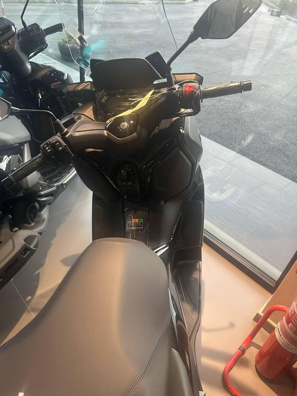 Yamaha X-Max 300 (2025) (12)