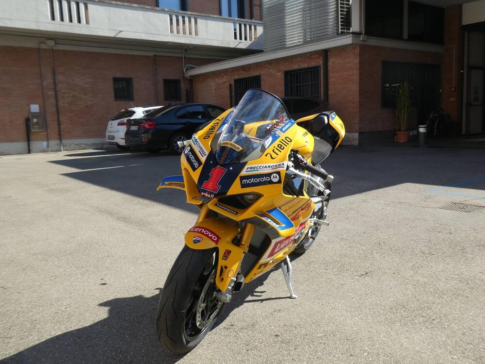 Ducati Panigale V4 Bagnaia 2022 World Champion Replica (2023) (2)