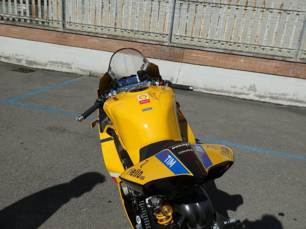 Ducati Panigale V4 Bagnaia 2022 World Champion Replica (2023) (3)