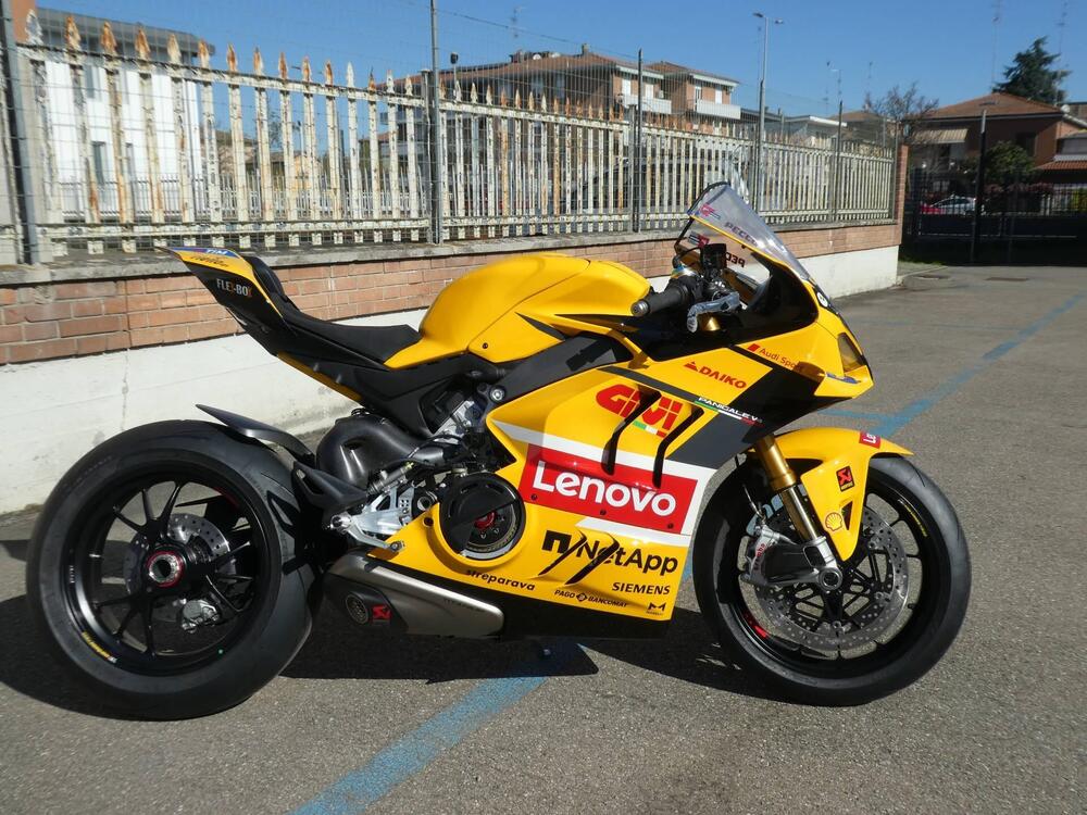 Ducati Panigale V4 Bagnaia 2022 World Champion Replica (2023) (4)