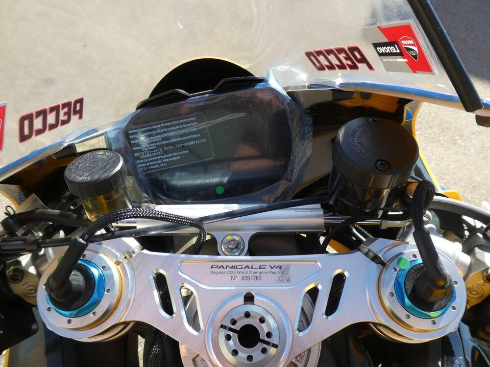 Ducati Panigale V4 Bagnaia 2022 World Champion Replica (2023) (7)