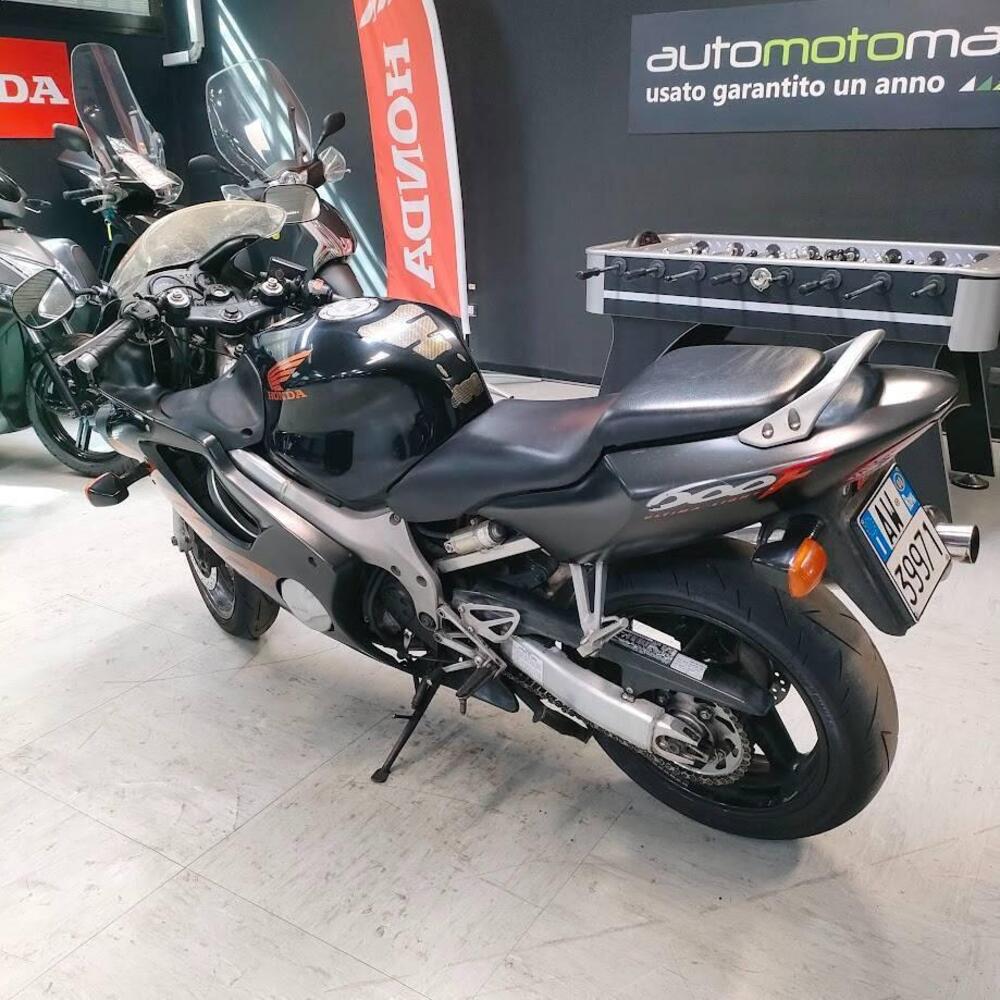 Honda CBR 600 F (1999 - 00) (3)