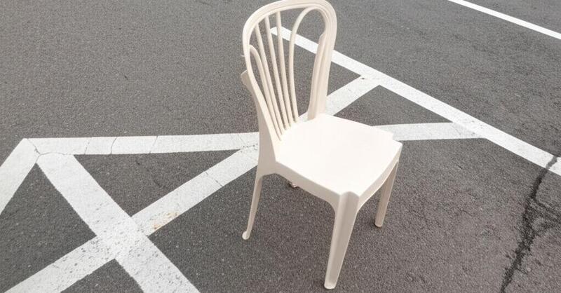 &quot;Ti tengo il posto nel parcheggio&quot; pu&ograve; costare carissimo, fino a tre anni di prigione 