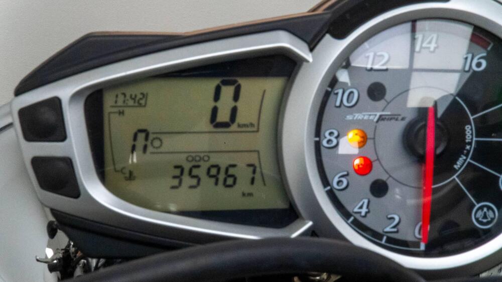 Triumph Street Triple (2007 - 12) (17)