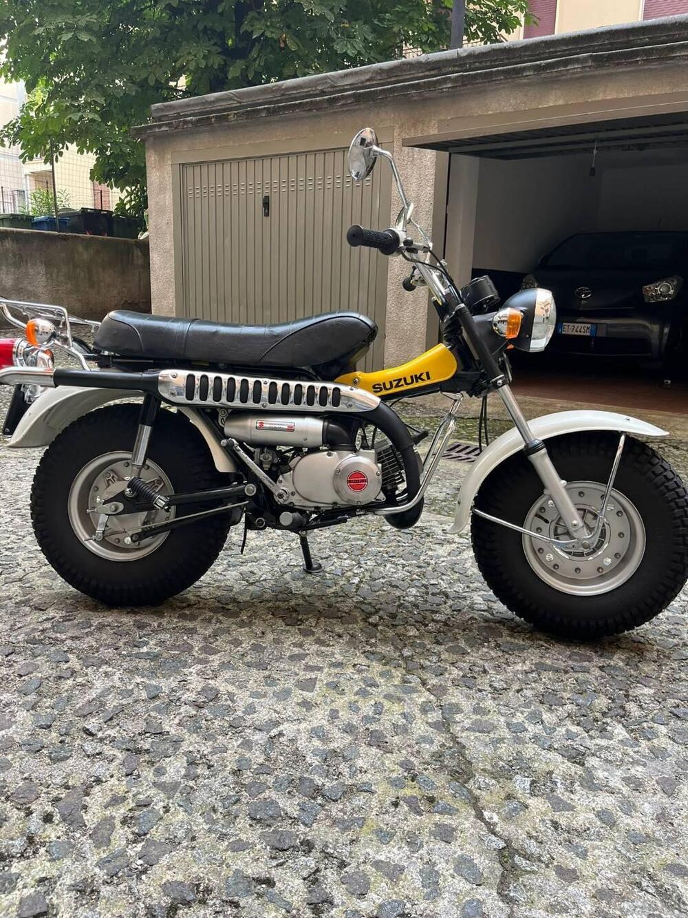 Suzuki RV 90 (2)