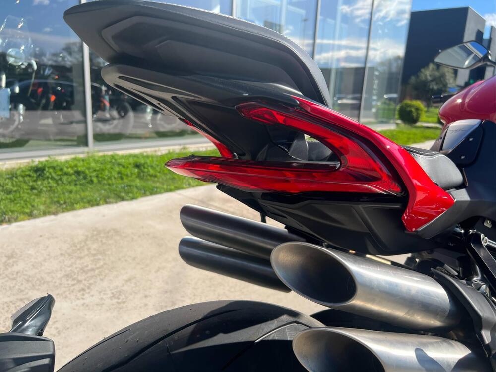 MV Agusta Brutale 1000 RS (2022 - 26) (3)