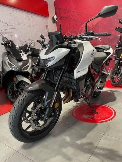Honda CB 750 Hornet (2025) nuova