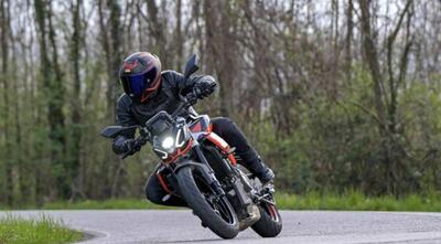 TEST Aprilia Tuono 457: divertirsi con la A2 [VIDEO e GALLERY]