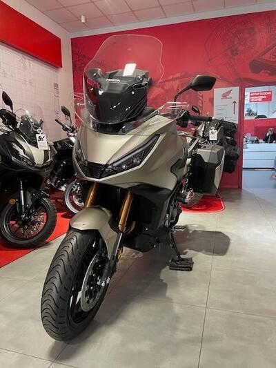 Honda NT 1100 DCT Electronic Suspension (2025) nuova