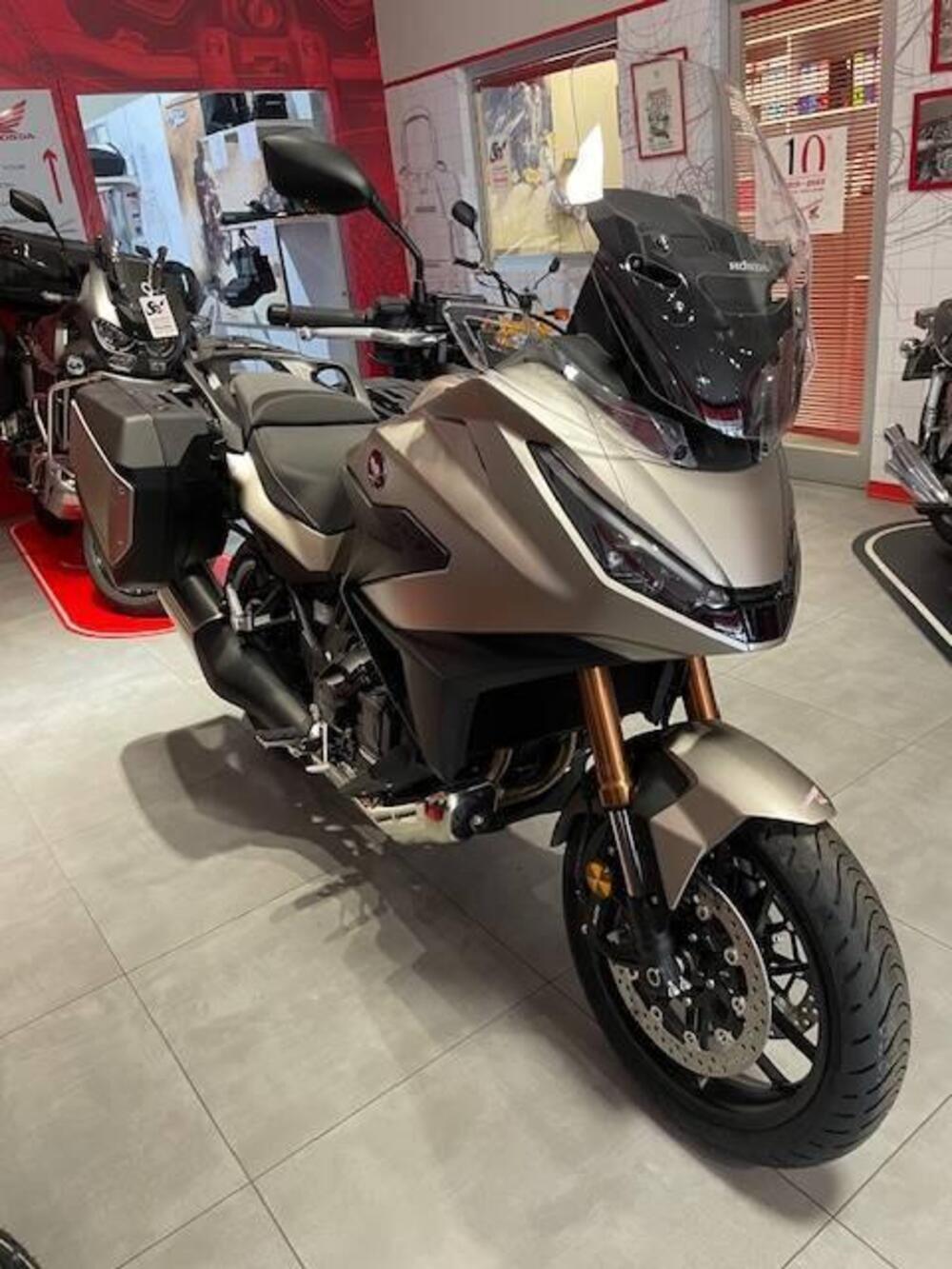 Honda NT 1100 DCT Electronic Suspension (2025) (3)