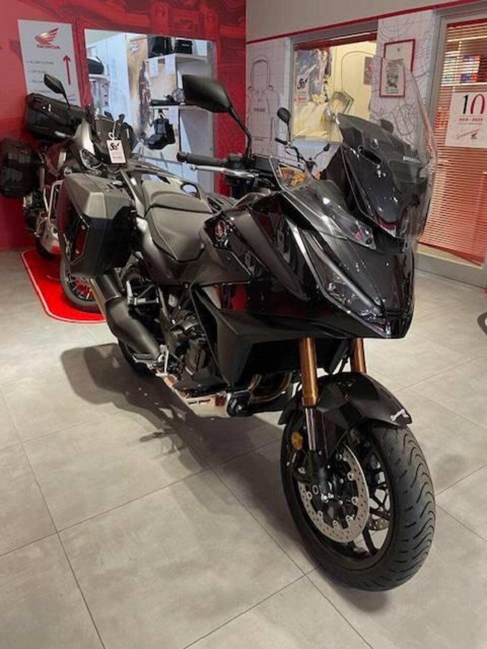 Honda NT 1100 DCT Electronic Suspension (2025) (4)