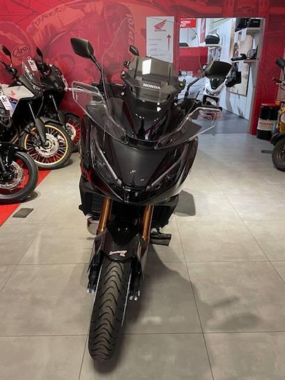 Honda NT 1100 DCT Electronic Suspension (2025) (9)