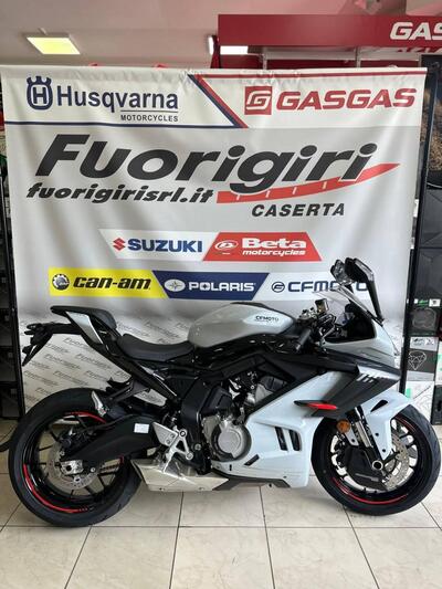 CFMOTO 675SR-R (2025) nuova